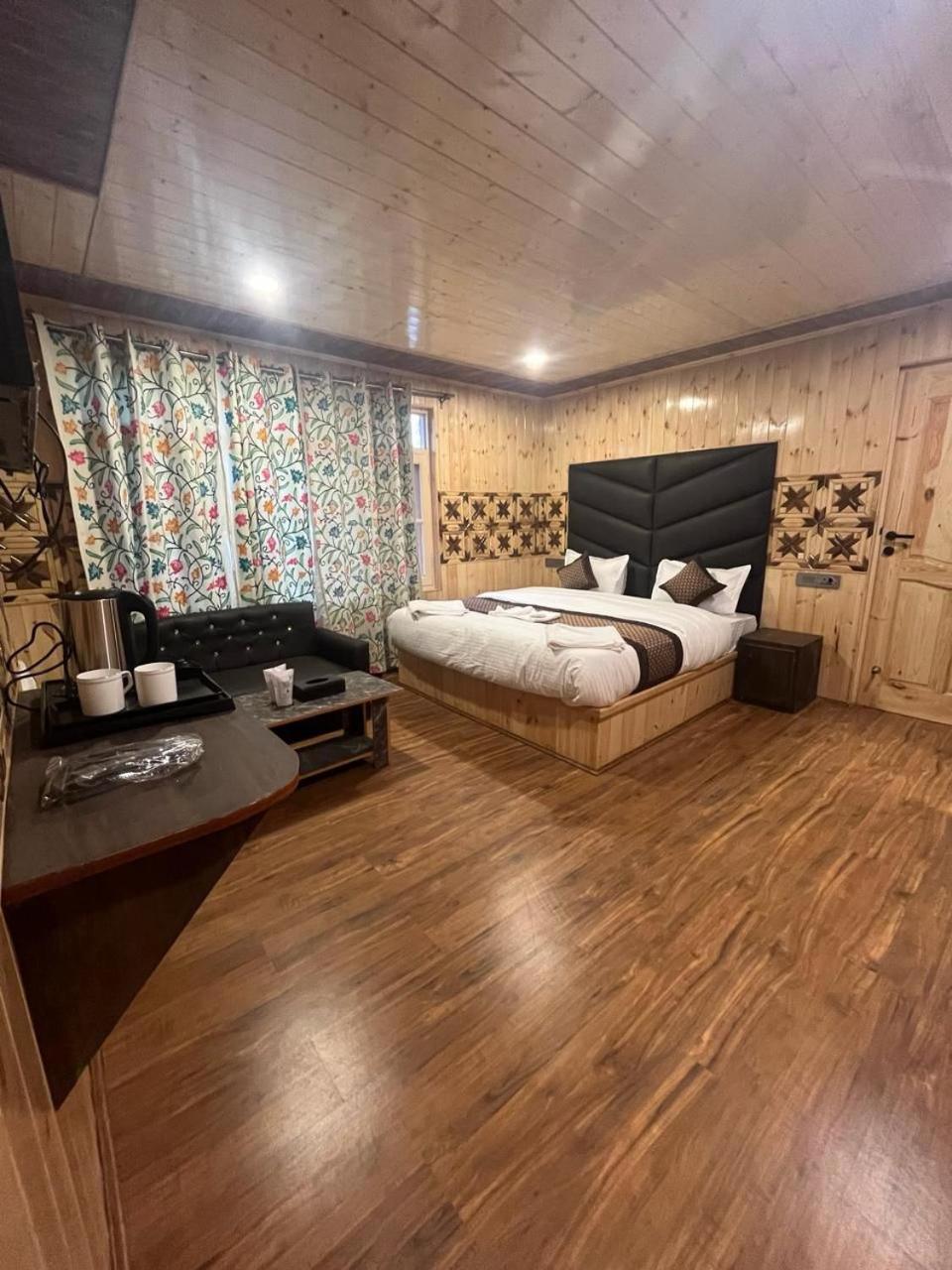 Pine Palace Resort Pahalgām Εξωτερικό φωτογραφία