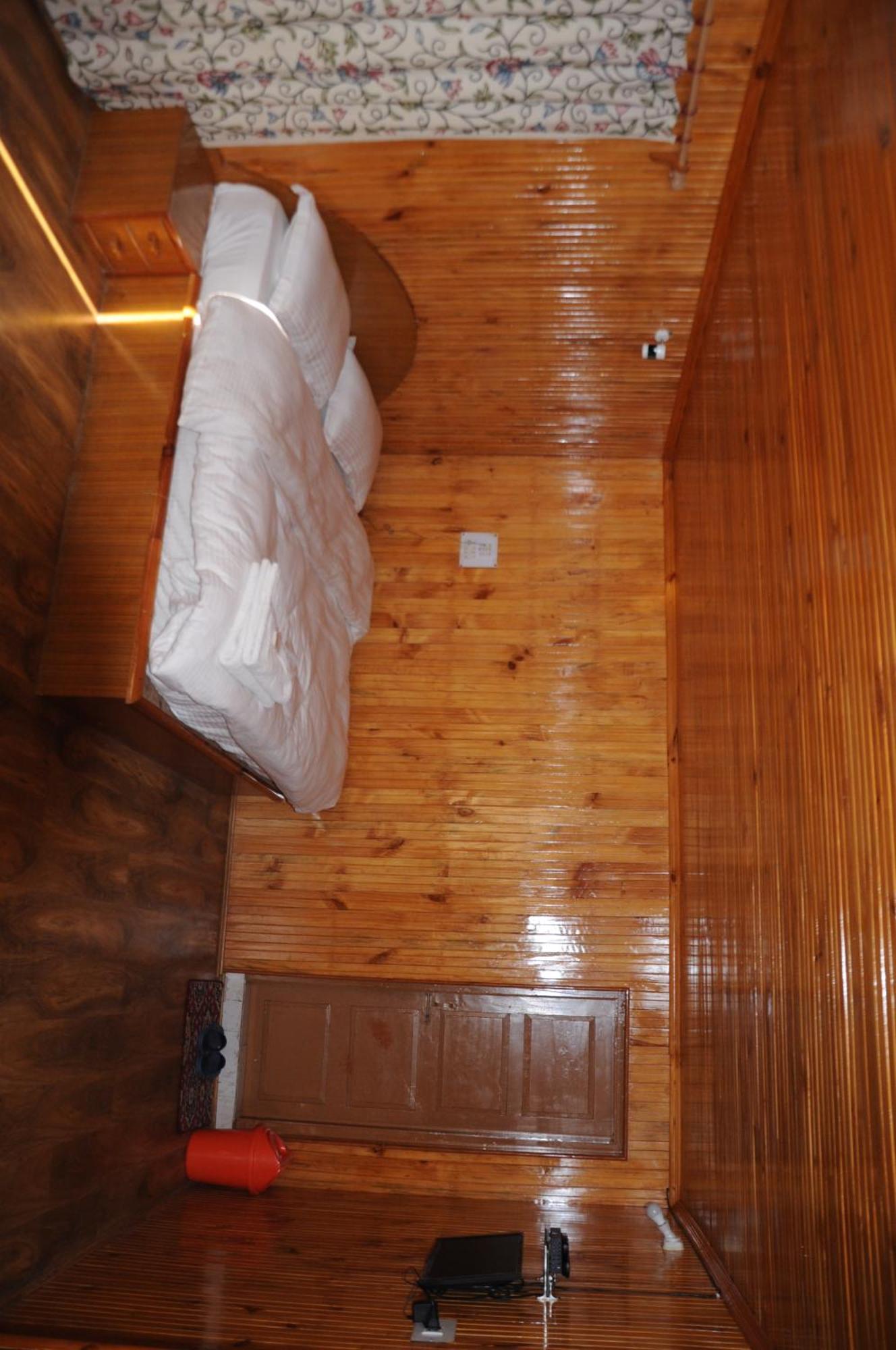 Pine Palace Resort Pahalgām Εξωτερικό φωτογραφία